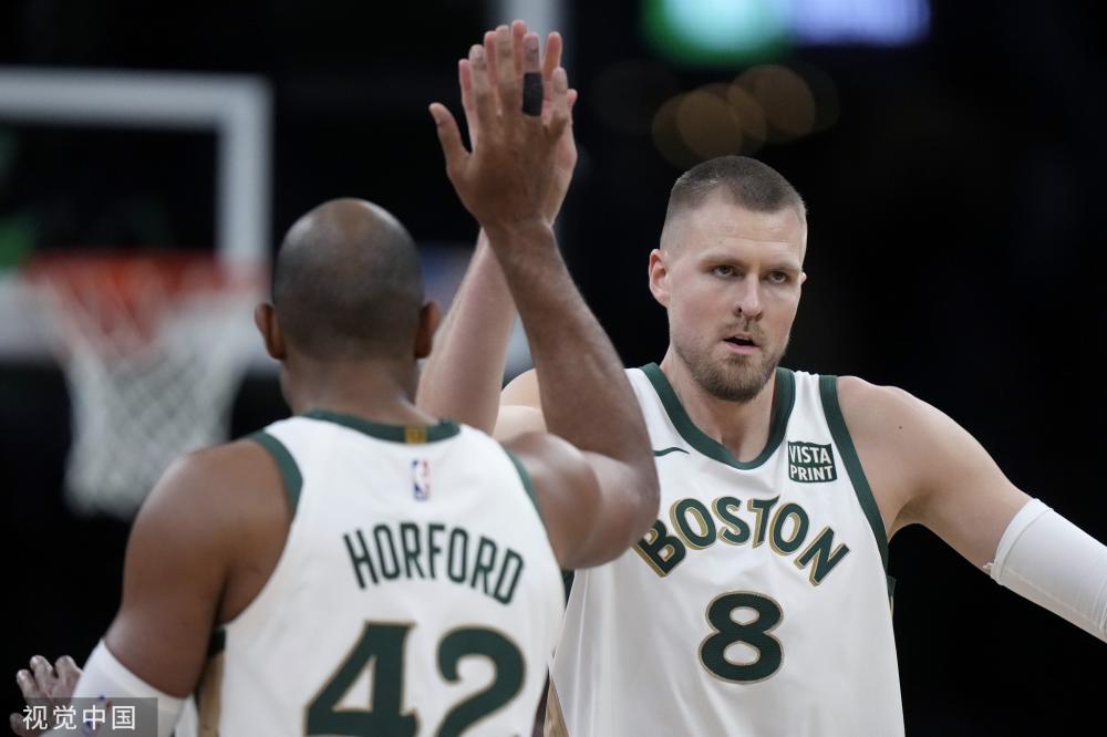 队的首秀中 队的首秀中