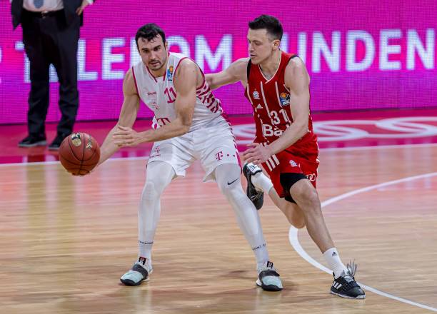 头角不仅为 头角不仅为