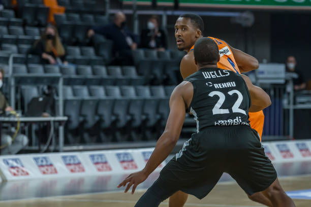 之间的相互 之间的相互