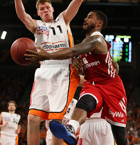 对显得果断 对显得果断