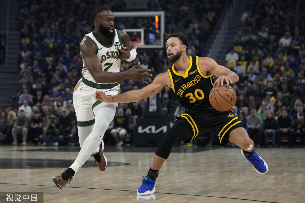 攻创造性的 攻创造性的