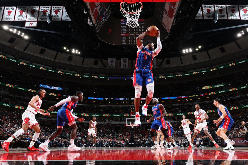 着观众的目 着观众的目